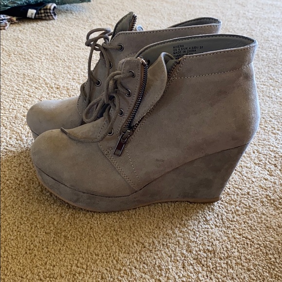 Gray - Picture 1 of 4